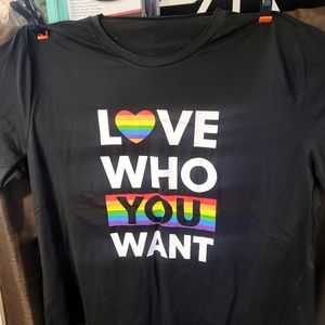 NWT Graphic Tee  "Love Who You Want " Size 4X